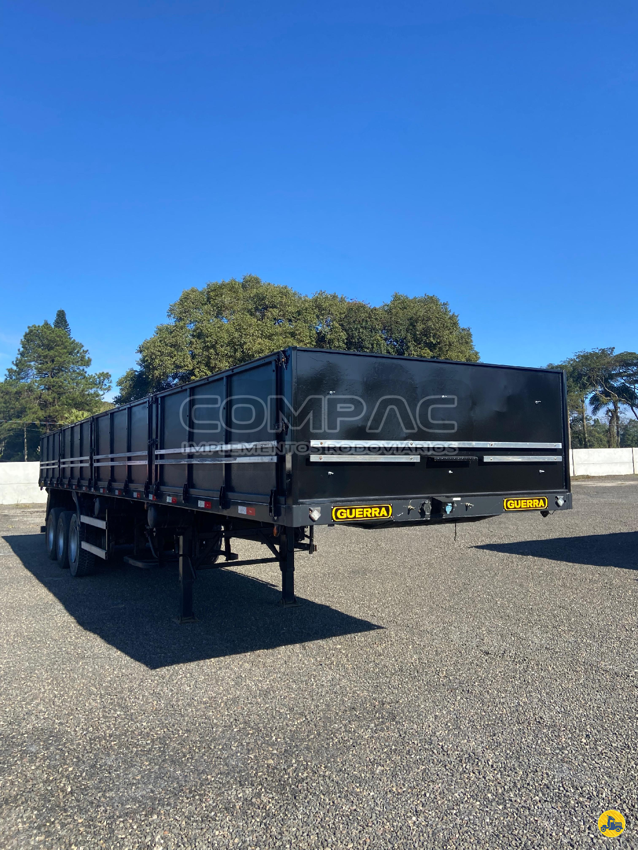 CARGA SECA de Compac Implementos Rodoviários - Librelato